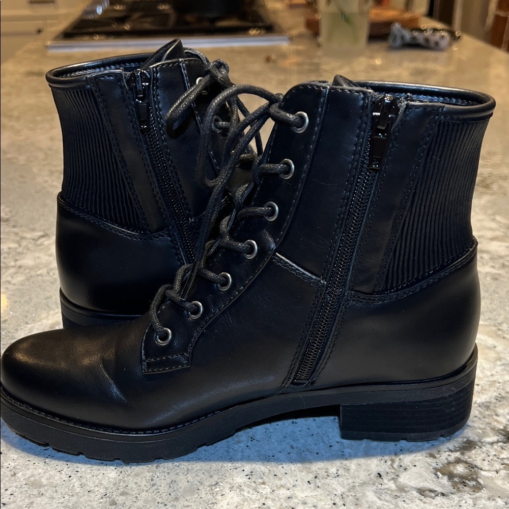 NWOB SOUL Naturalizer Black Lace-Up Boots Size 7 - Picture 6 of 9